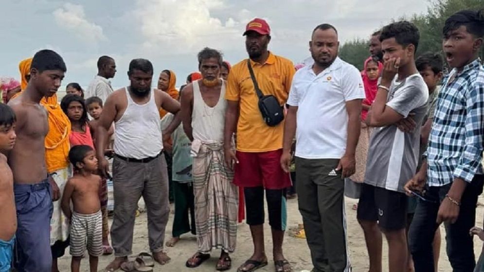 নিখোঁজের ১৬ ঘণ্টার মাথায় কক্সবাজার পৌরসভার ১নং ওয়ার্ডের সমিতিপাড়া সৈকতে লাশটি পাওয়া যায়। ছবি: সংগৃহীত