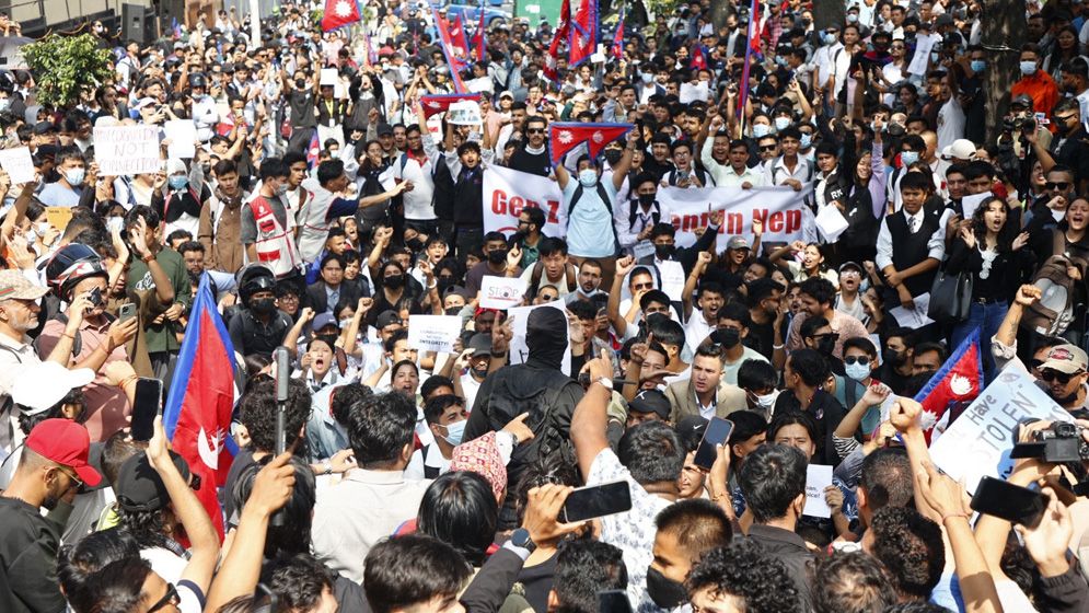 উত্তাল নেপাল, দেখুন ছবিতে