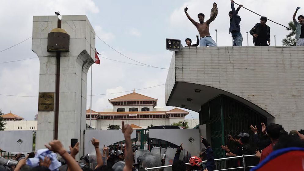 উত্তাল নেপাল, দেখুন ছবিতে