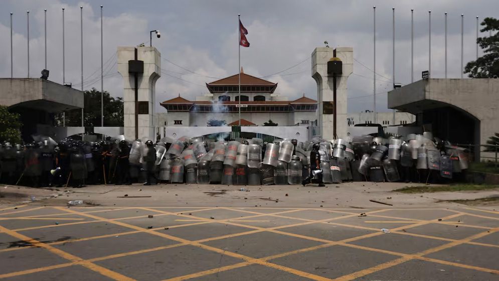 উত্তাল নেপাল, দেখুন ছবিতে