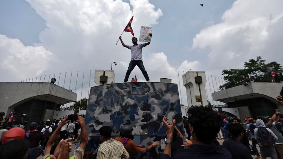 উত্তাল নেপাল, দেখুন ছবিতে