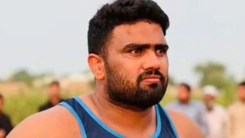 হৃদরোগে আক্রান্ত হয়ে মাঠেই মারা গেলেন পাকিস্তানের খেলোয়াড়