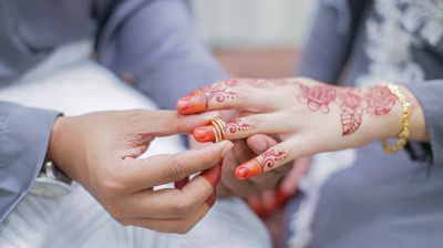 বিয়ের প্রতিশ্রুতিতে তরুণ-তরুণীর মাঝে যোগাযোগের সীমারেখা কতটুকু?