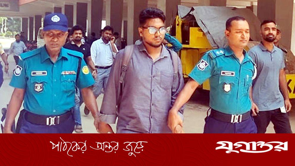 রুয়েটে ক্লাশ করতে যাওয়া ছাত্রলীগ নেতা পুলিশের কাছে সোপর্দ