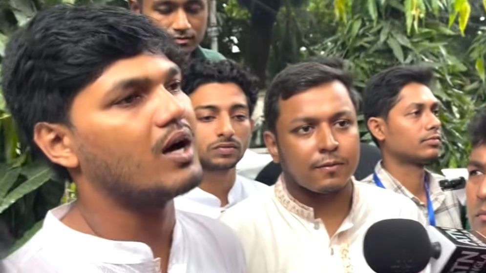 ভোট দিতে এসে ঢাবি শিক্ষার্থীদের যে আহ্বান জানালেন আবিদুল