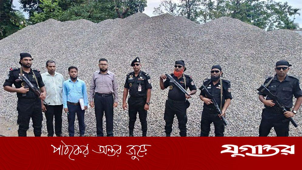 সিলেটে লুট হওয়া ১০ হাজার ঘনফুট পাথর উদ্ধার