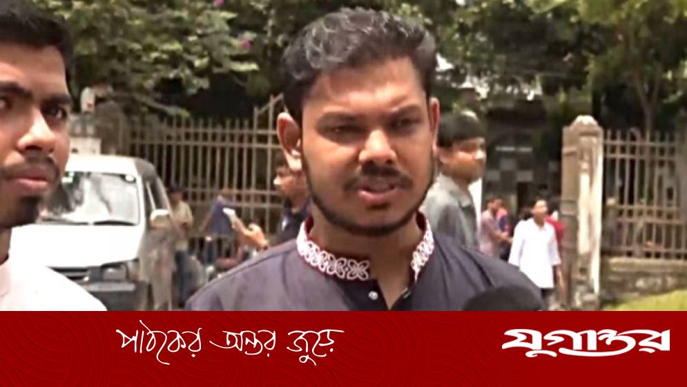 শিক্ষার্থীদের ঘাড়ের কাছে নিঃশ্বাস ফেলছে কিছু নেতা: বিন ইয়ামিন মোল্লা