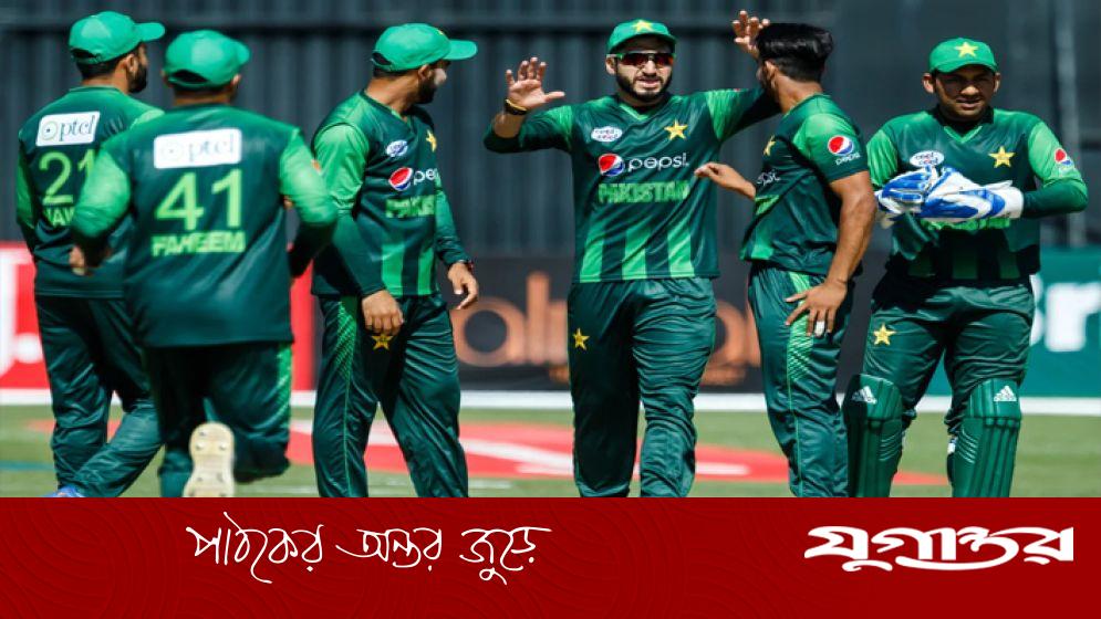 ৩৪ ম্যাচ খেলেই অবসরে পাকিস্তানি তারকা