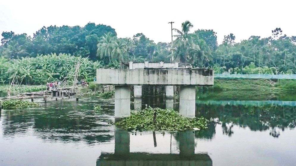 যশোরে মামলায় ঝুলে আছে ৮ সেতুর নির্মাণকাজ