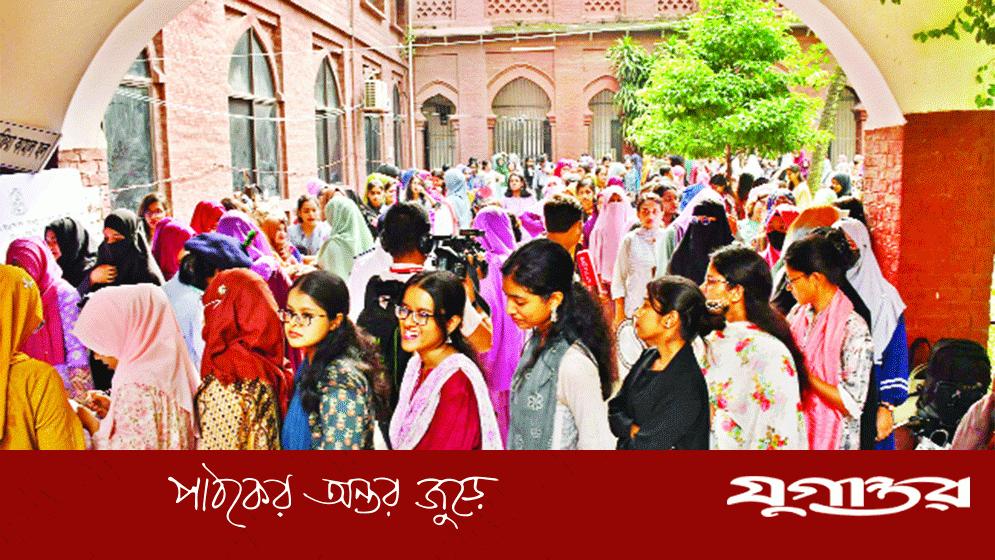 রাতভর ফলাফলের অপেক্ষা