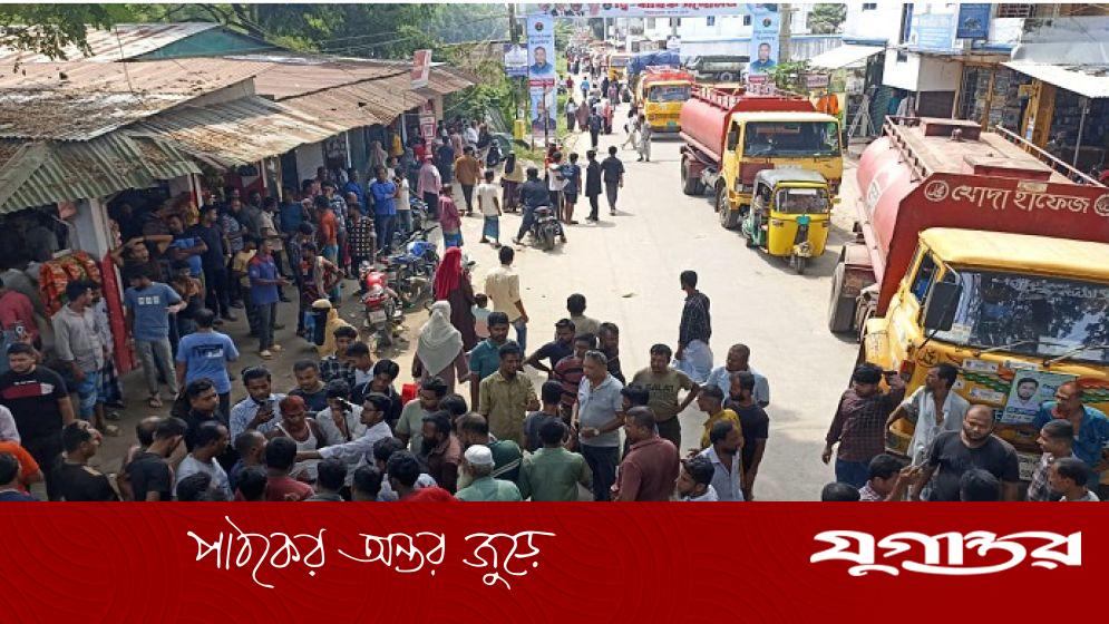 চাঁদপুরে রংভিত্তিক অটোবাইক চালানোর সিদ্ধান্ত, প্রতিবাদে বিক্ষোভ
