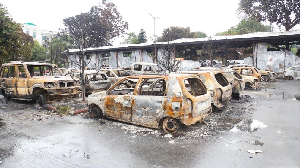 বিদ্রোহে বিধ্বস্ত নেপাল, দেখুন ছবিতে