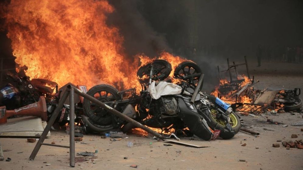 বিদ্রোহে বিধ্বস্ত নেপাল, দেখুন ছবিতে