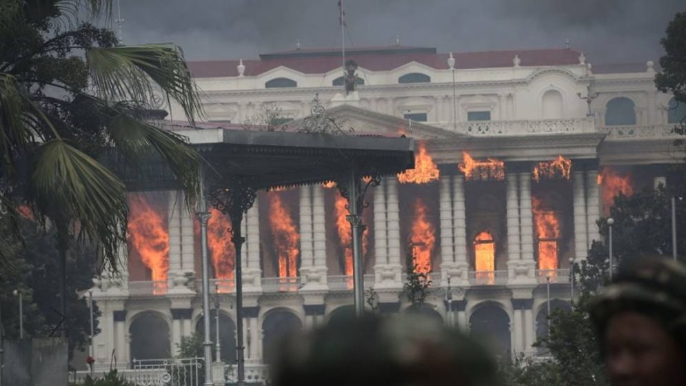 বিদ্রোহে বিধ্বস্ত নেপাল, দেখুন ছবিতে