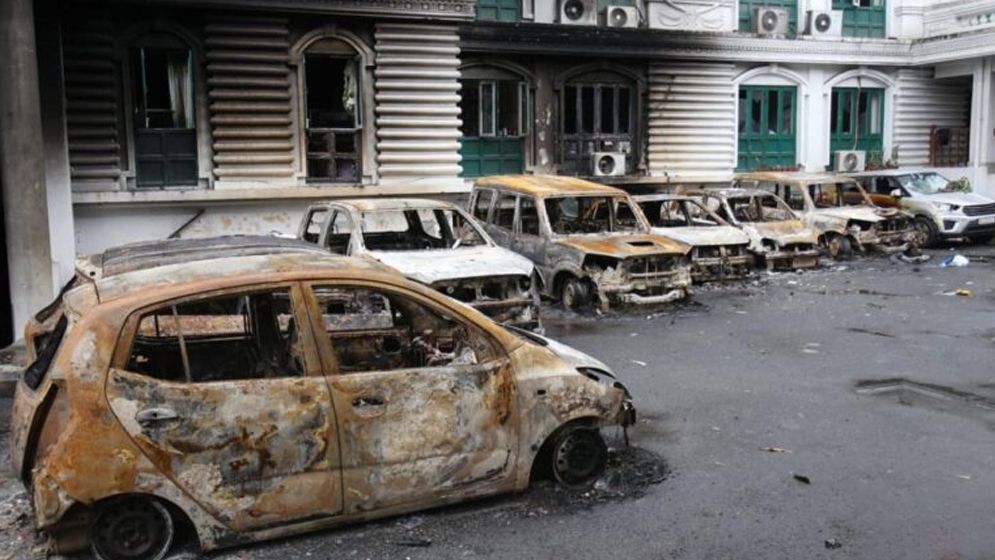 বিদ্রোহে বিধ্বস্ত নেপাল, দেখুন ছবিতে