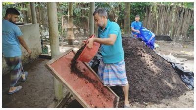 সার উৎপাদন করে কৃষকের আয় মাসে লাখ টাকা