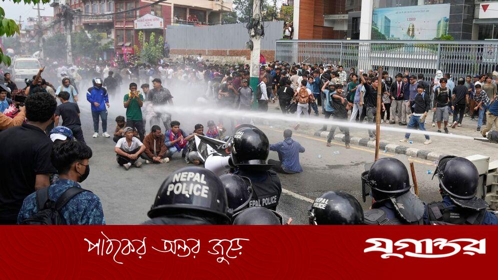 সাংবিধানিক কাঠামোর ভেতরে নেপালে সরকার গঠনের আহ্বান