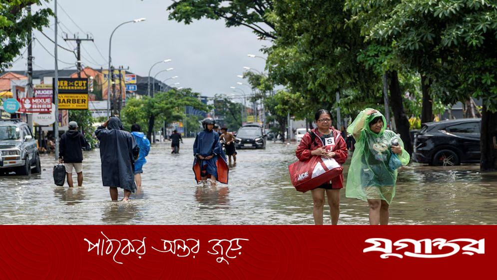 ইন্দোনেশিয়ায় আকস্মিক বন্যায় ১৪ জনের প্রাণহানি