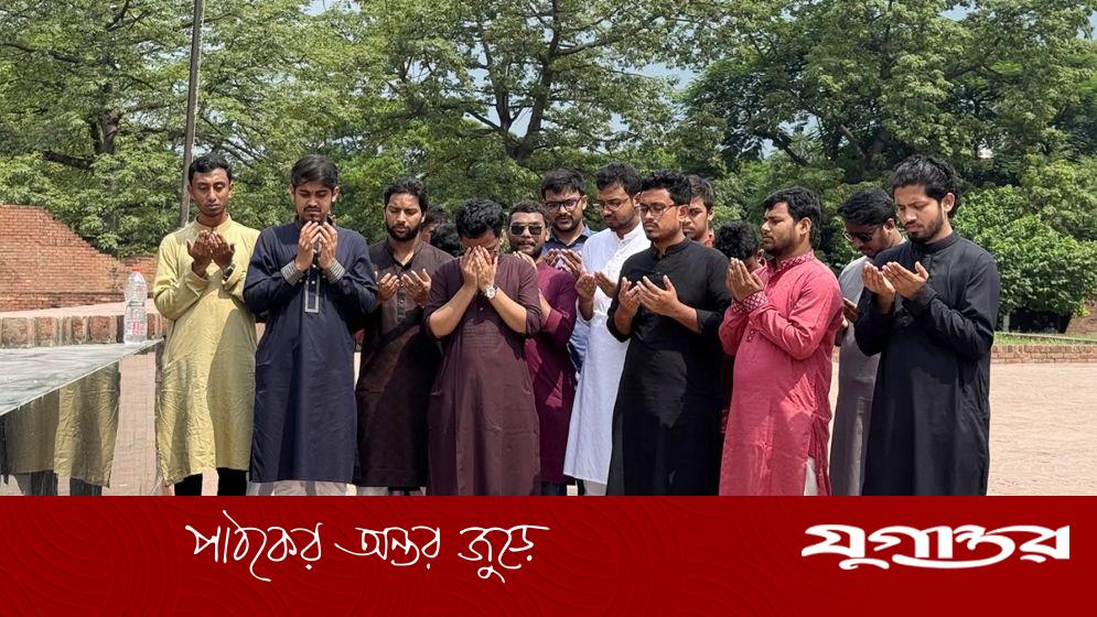 রায়েরবাজারে ৭১’র শহীদদের প্রতি ডাকসু নেতাদের শ্রদ্ধা