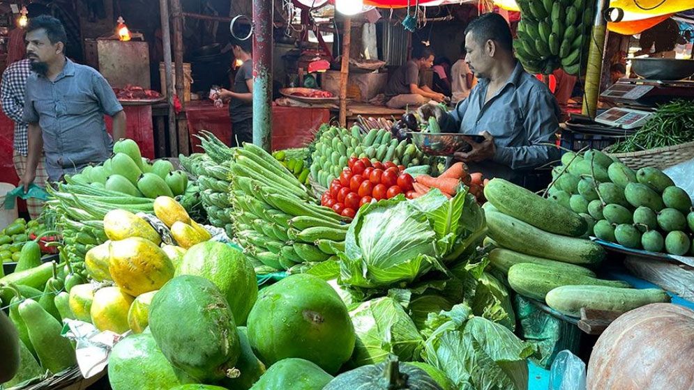 আলু-পেঁপে ছাড়া ৮০ টাকার নিচে কোনো সবজি নেই