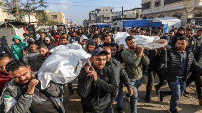 গাজায় ইসরাইলি হামলায় নিহত ৭২, অনাহারে ৭