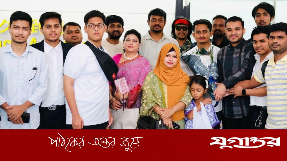জাপান পৌঁছেছে এনসিপির প্রতিনিধি দল