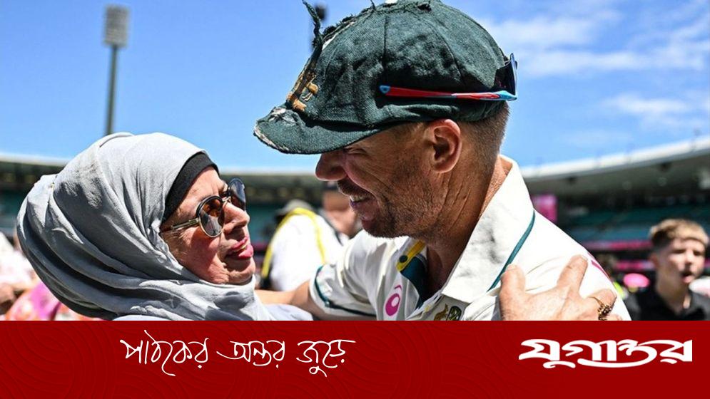 হিজাব পরায় হেনস্তার শিকার উসমান খাজার মা