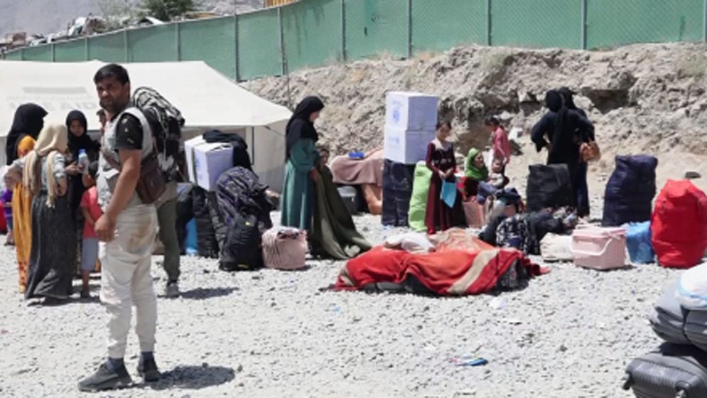 জোরপূর্বক বিতাড়নের বেদনাদায়ক গল্প শোনালেন আফগান অভিবাসীরা