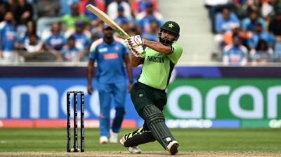 সবকিছু ছেড়ে ভারত-পাকিস্তানকে ম্যাচে মনোযোগ দিতে বললেন তিনি