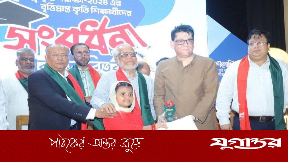 যখনই সরকারের বৈধতা নিয়ে প্রশ্ন ওঠে, তখনই সবকিছু নিয়ে শঙ্কা দেখা দেয়: মিন্টু