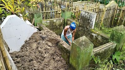 মা-বাবার কবরে দাফন হবে ফরিদা পারভীনের