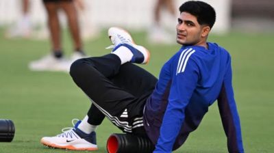 পাকিস্তান ম্যাচের আগে চোট, যন্ত্রণায় কাতরালেন শুবমান গিল