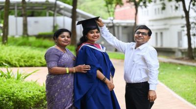 সিঙ্গাপুরে বাংলাদেশি অভিবাসীর কন্যার সাফল্য