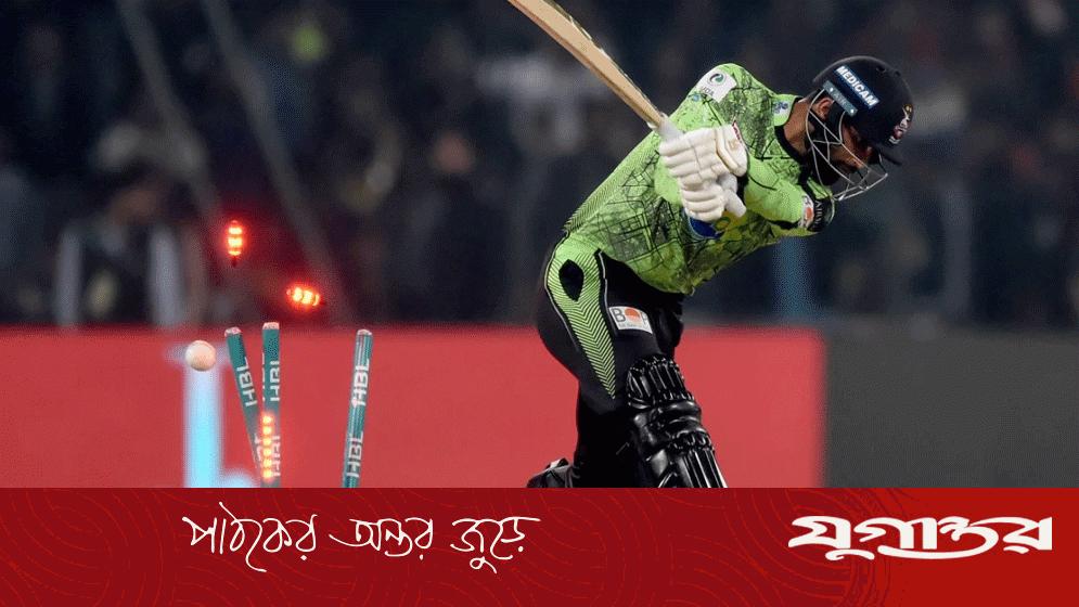 ১৯ রানের ব্যবধানে ৪ উইকেট হারিয়ে ধুঁকছে পাকিস্তান