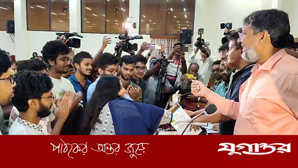 রাকসু নির্বাচন: লটারির মাধ্যমে বরাদ্দ হলো প্রার্থীদের ব্যালট নাম্বার