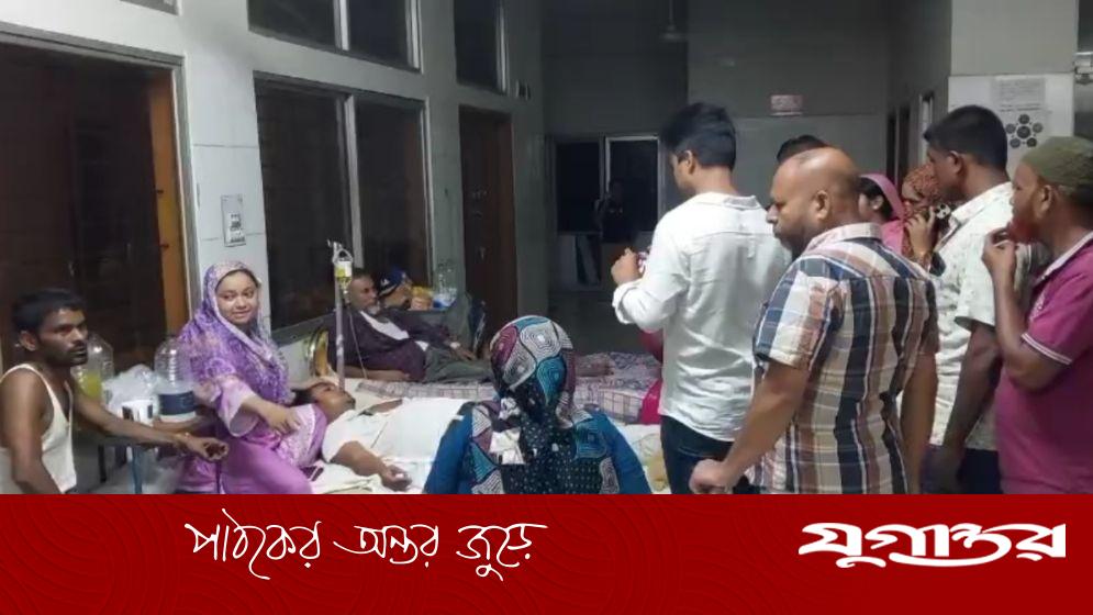 ইতালি প্রবাসীর ভবনে ঢুকে ৪ জনকে কুপিয়ে জখম