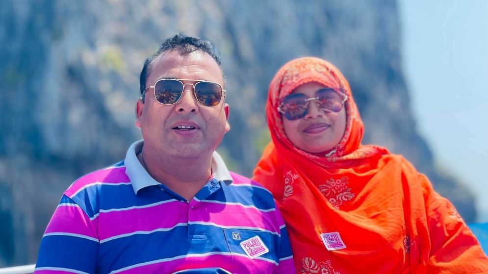গ্রেফতার মনির খান ও তার স্ত্রী সালমা জাহান। ছবি: যুগান্তর
