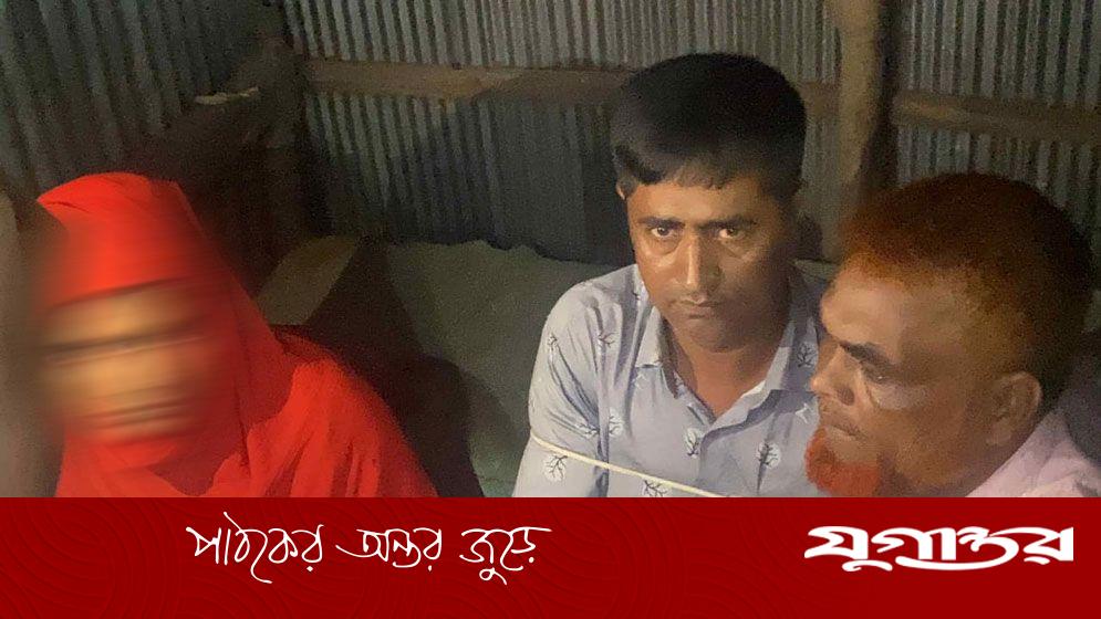 অনৈতিক কাজের সময় বিএনপি নেতা হাতেনাতে ধরা, অতঃপর...