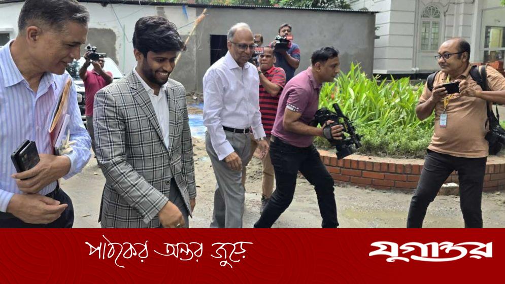 হাসিনার বিরুদ্ধে সাক্ষ্য দিতে দ্বিতীয় দিনের মতো ট্রাইব্যুনালে মাহমুদুর রহমান