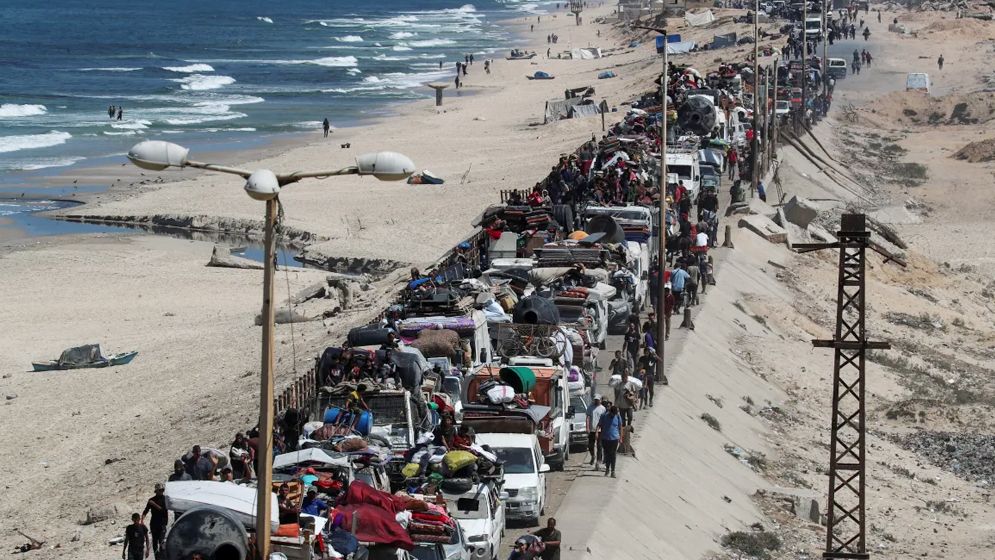 ঘরবাড়ি ছেড়ে পালানোর অস্থায়ী পথ খুলে দিল ইসরাইল
