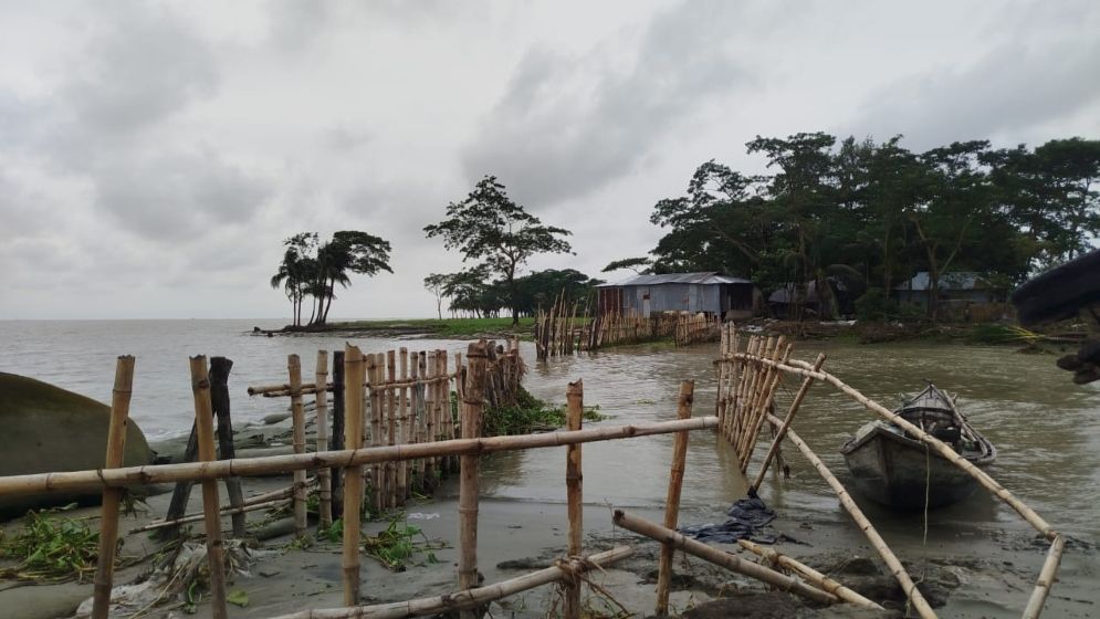 জলোচ্ছ্বাস জোয়ারে প্লাবিত কমলনগরের ছয় ইউনিয়ন। ছবি: যুগান্তর