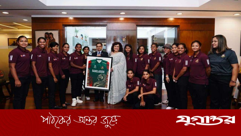 বাংলাদেশ নারী ক্রিকেট দলকে ভারতীয় হাইকমিশনারের সংবর্ধনা