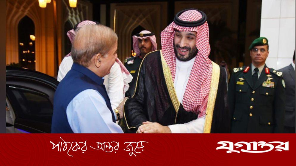 রাষ্ট্রীয় সফরে সৌদি আরবে পৌঁছালেন শাহবাজ শরিফ