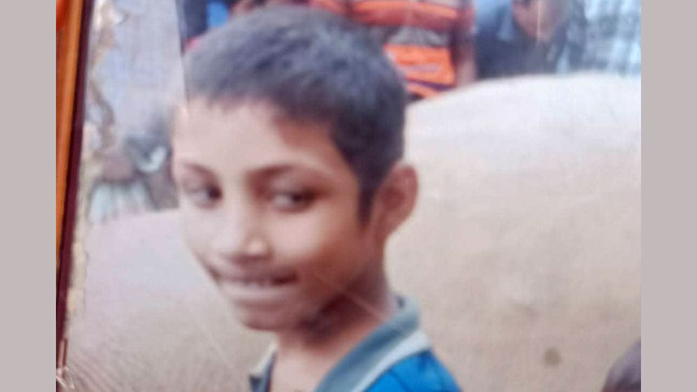 পাহাড়ি ঢলে ভেসে গেল ১০ বছরের শিশু