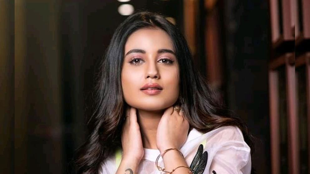 আগে মিমিদির মতো নিজেকে তৈরি করব, তারপরই খোলামেলা: স্বস্তিকা