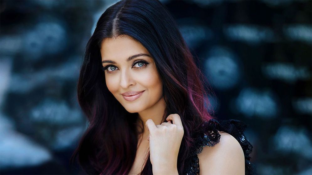 কেন মায়ের কাছে গিয়ে থাকেন ঐশ্বরিয়া?