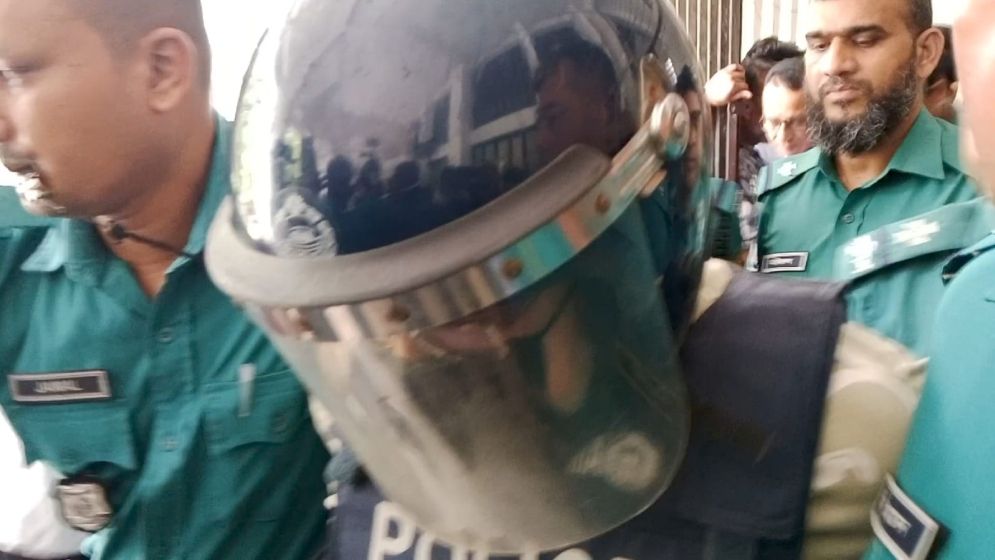 স্বাস্থ্যখাতে ‘দুর্নীতির হোতা’ মিঠু ৫ দিনের রিমান্ডে