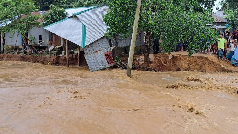 শেরপুরে পাহাড়ি ঢলে বাঁধ ভেঙে ১৫ গ্রাম প্লাবিত