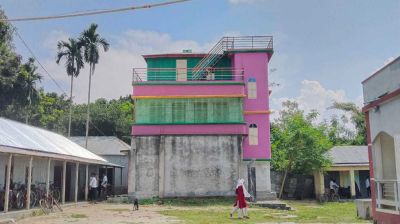 পাবনায় স্কুল মাঠে আ.লীগ কর্মীর তিনতলা বাড়ি!