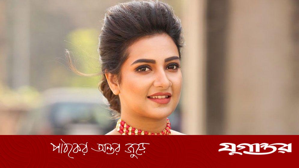 নায়িকার খোলস ছাড়ছেন শুভশ্রী